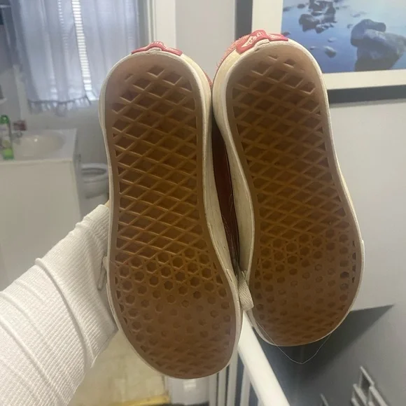 Vans low top burgundy women’s 6 - Picture 3 of 6